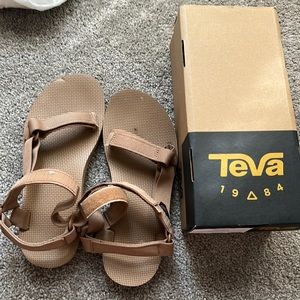 Teva sandals size 9
